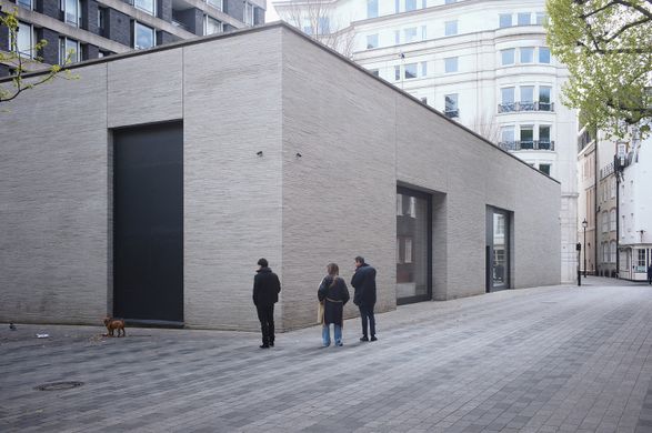 Awulai Ashia & Nkyinkyim Exhibition at Gagosian