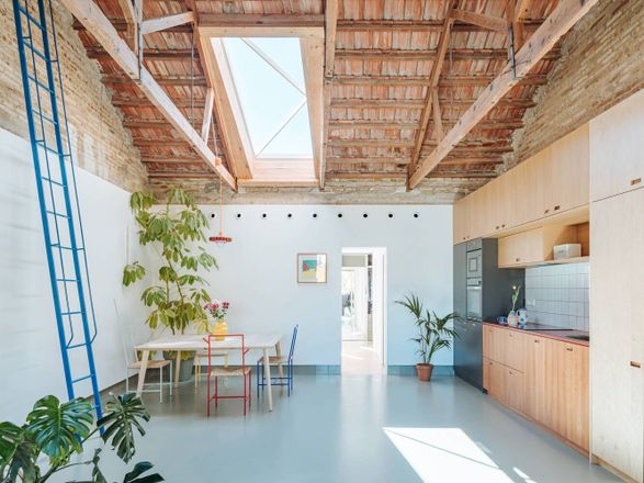 Cruda House