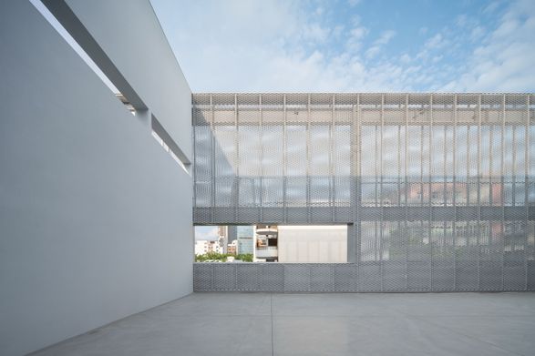 The Opened “white Box” Art Museum, Ocat-b10