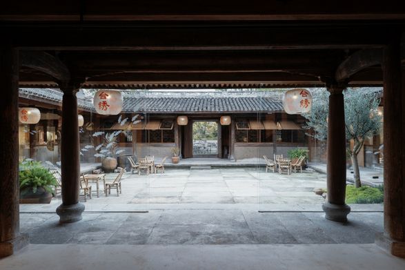 Tai-Silk Courtyard