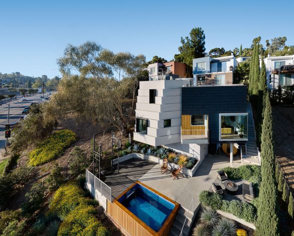 Ivan Hill Adu Residence