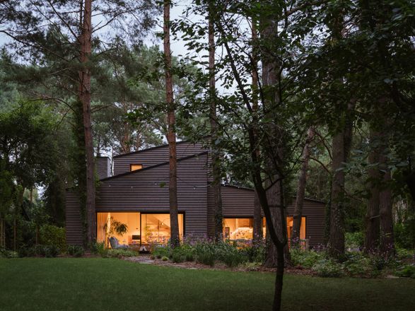 Residence On The Edge Of National Forest