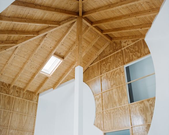 Cut(Outs) House – Ceiling, Walls And Pillar
