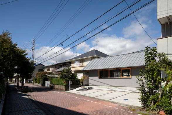 Folded Roof House