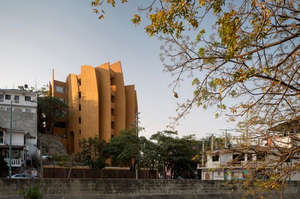 Carpinteros Residential Building