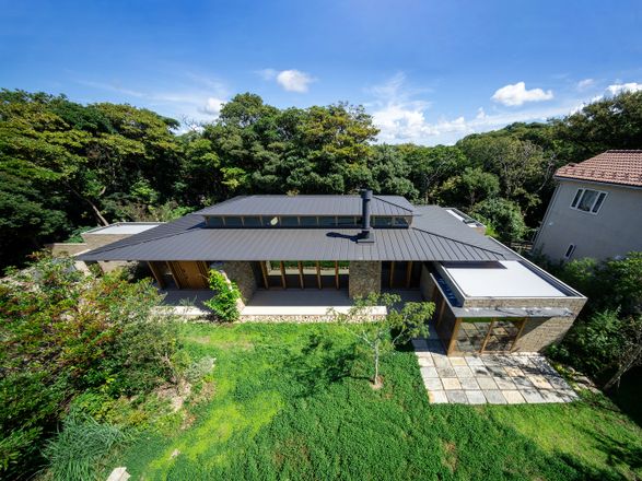 House At The Urban-nature Threshold