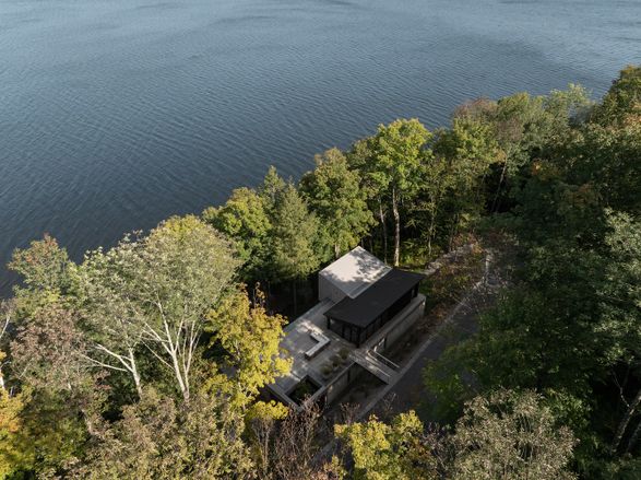Counter-Slope House