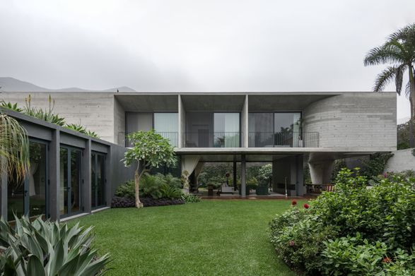 Trama House