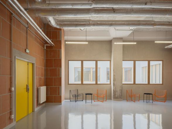 'La Boulangerie' Emergency Shelter