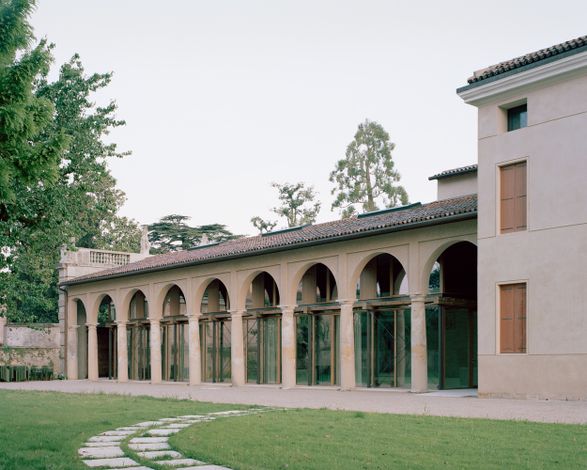 Vis-à-Vis Venetian Villa