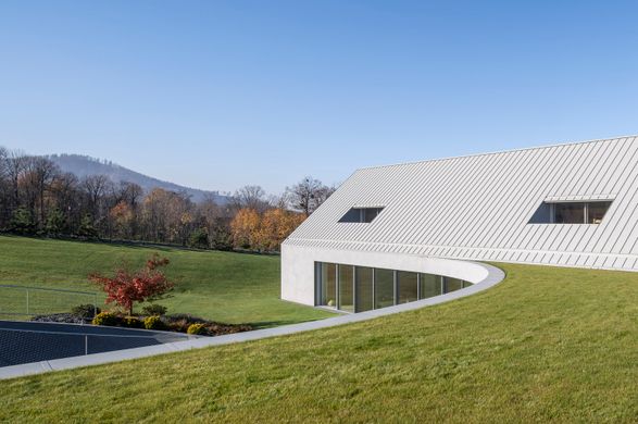 Yaw House