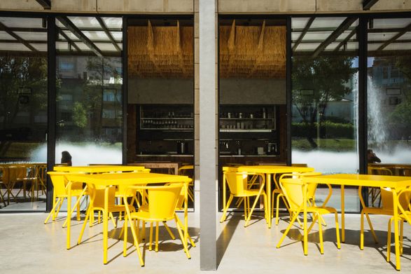 É Um Restaurante