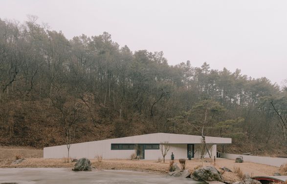 Sayuwon Park Visiting Center Gate