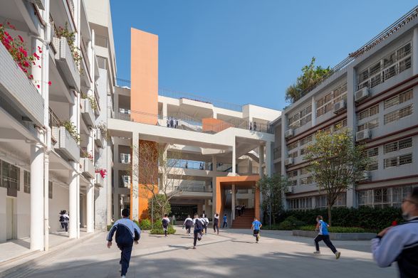 Hongling Middle School Shixia Campus