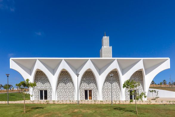 Plage Des Nations Mosque