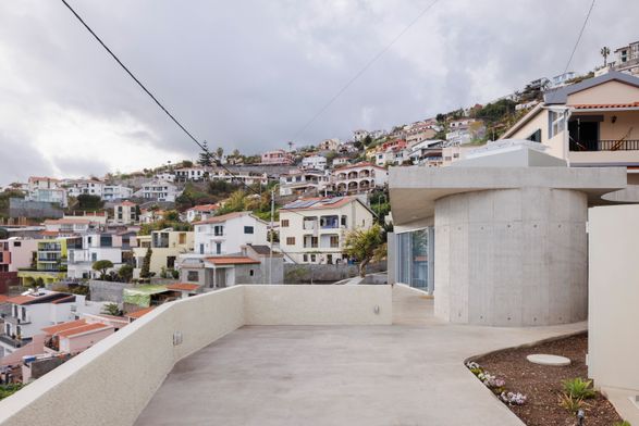 Loungueira House