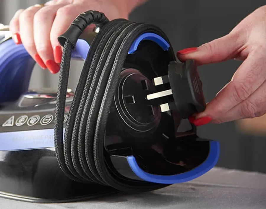 Russell Hobbs Easy Store Pro Plug & Wind Iron