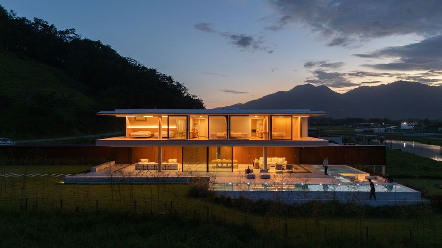 One-Wall House