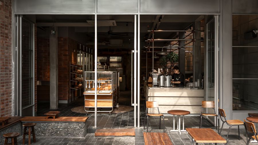 Fours Bakery Signature