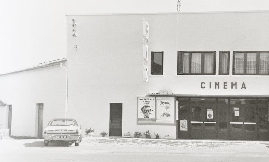Neighborhood Cinema ‘Le Rio’