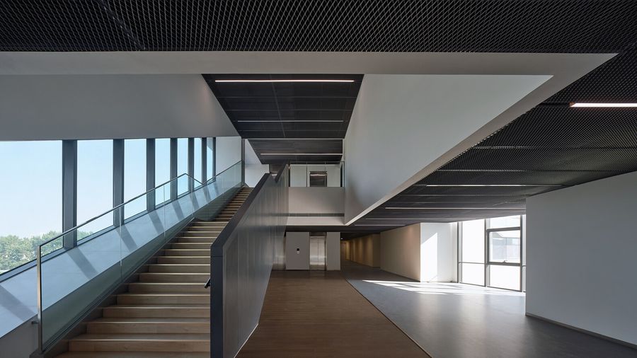 Shanghai Jiao Tong University Student Service Center